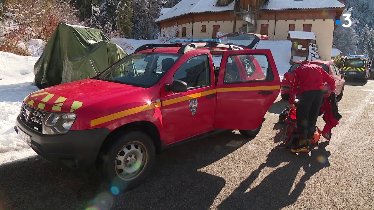 disparition mystérieuse en savoie : l&rsquo;enquête sur la disparition d&rsquo;une femme de 73 ans fait la une