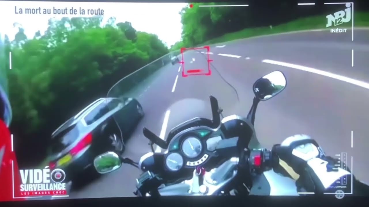 accident en savoie : un motard de 17 ans gravement blessé à la thuile